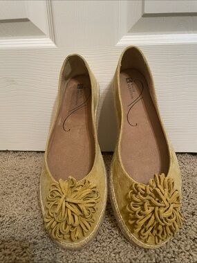 White Mountain Yellow Suede Pom-Accent Espadrille Flats